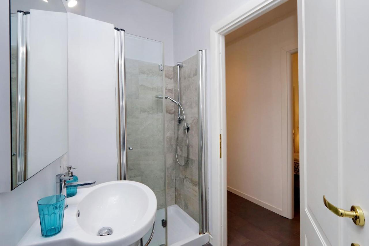 Monti Charming Apartment - Rome Short Let Service Экстерьер фото