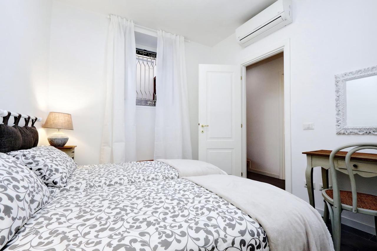 Monti Charming Apartment - Rome Short Let Service Экстерьер фото